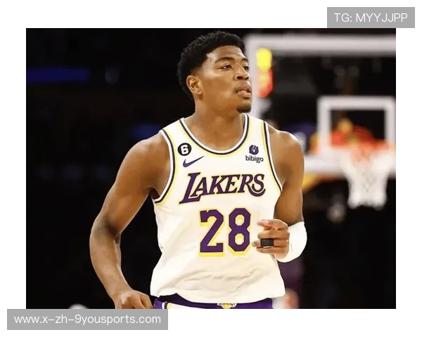 八村塁篮下补篮助攻，湖人锋线稳健输出，助力球队再创新高