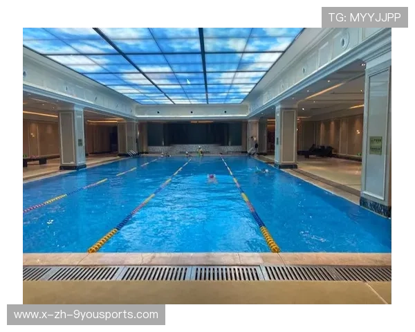 特色水晶泳池比赛，运动与奢华的完美结合，水晶宫游泳中心